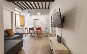 Laurel Apartment By Mmega